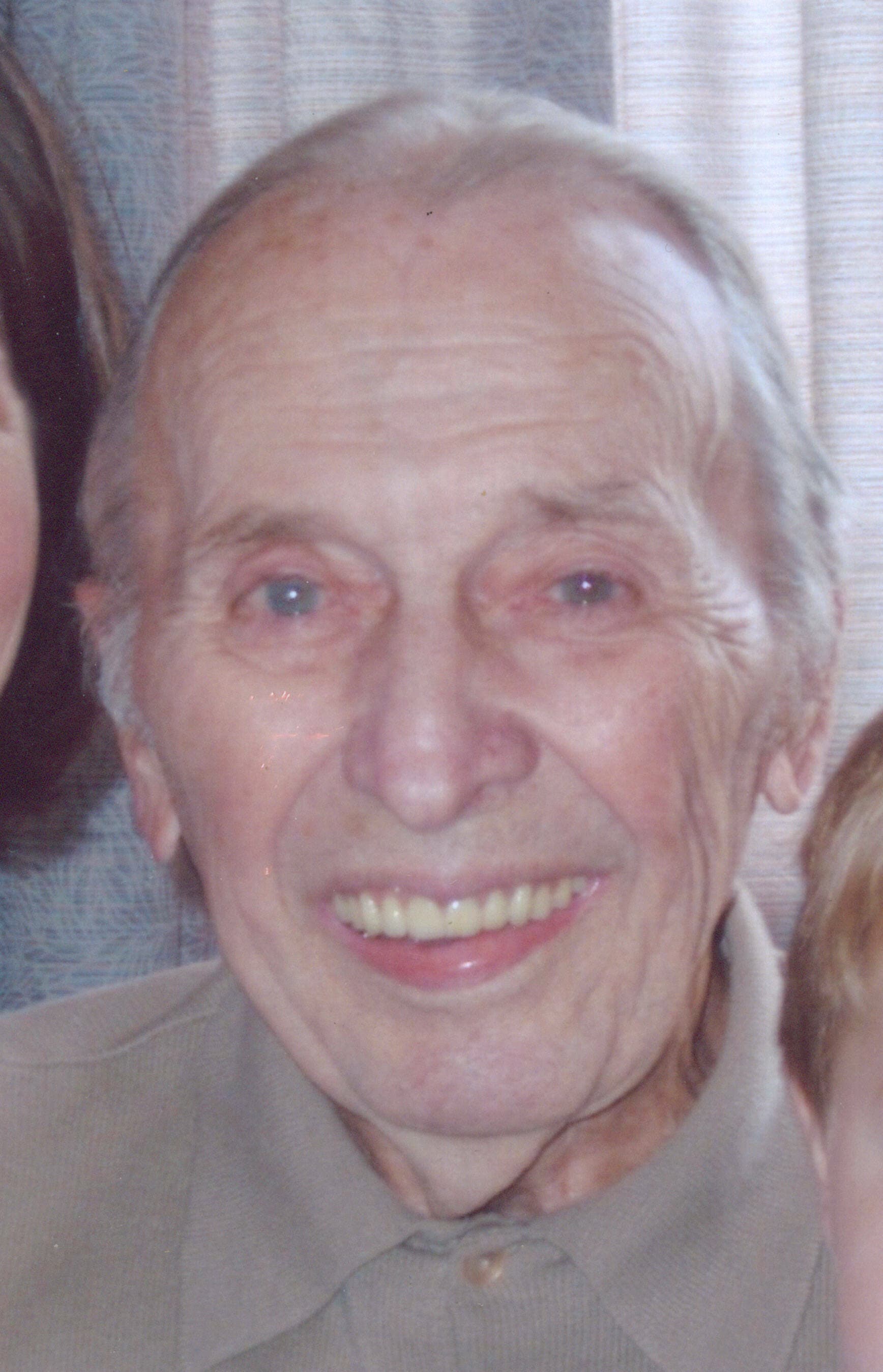 Earl E. Barnhisel obituary photo