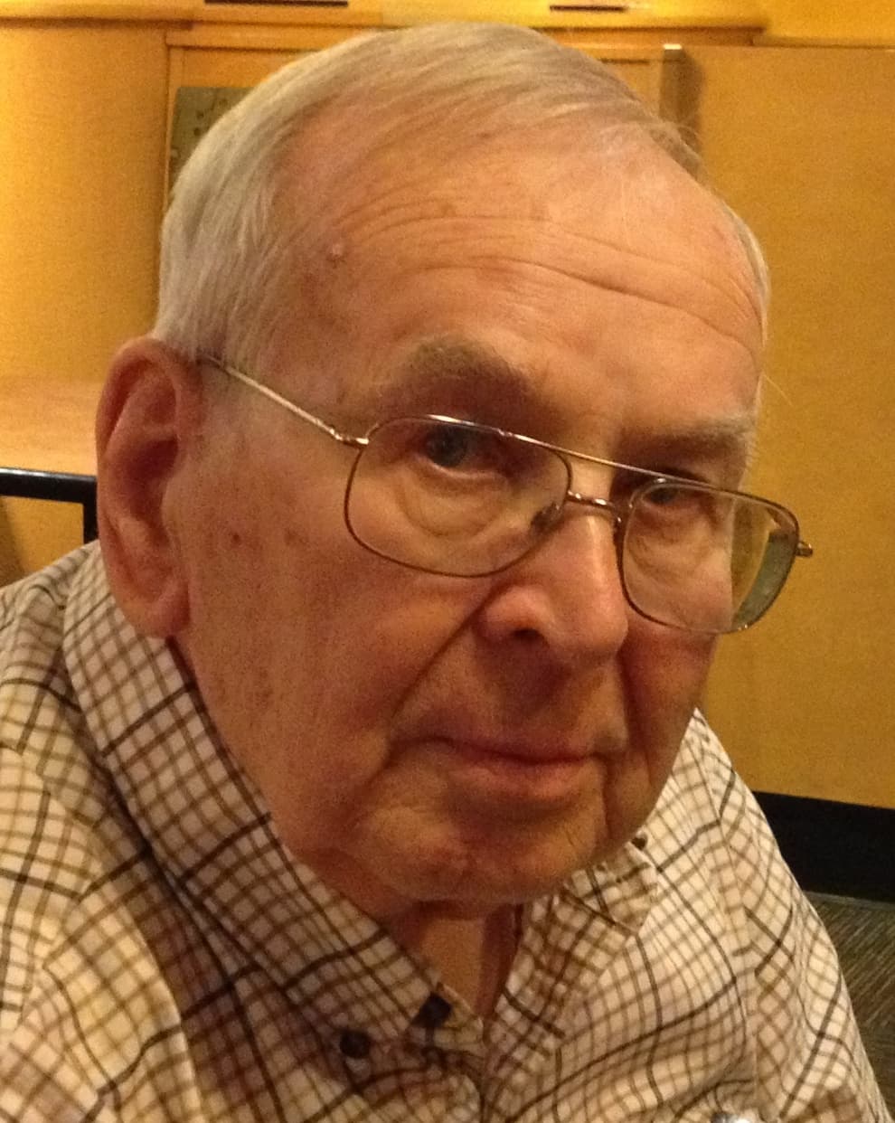 Robert V. Kwapick obituary photo