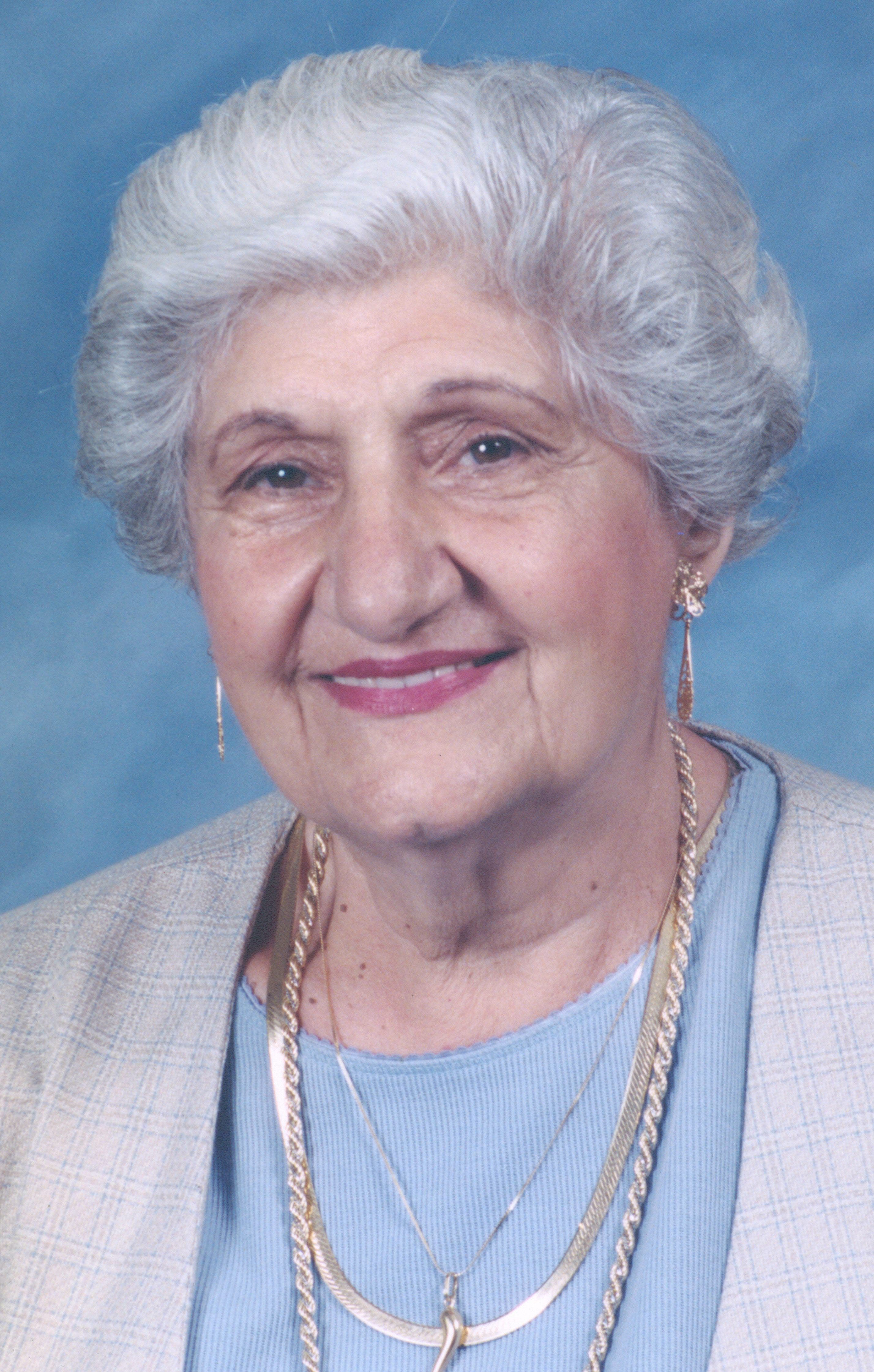 Vera C. Maloni obituary photo