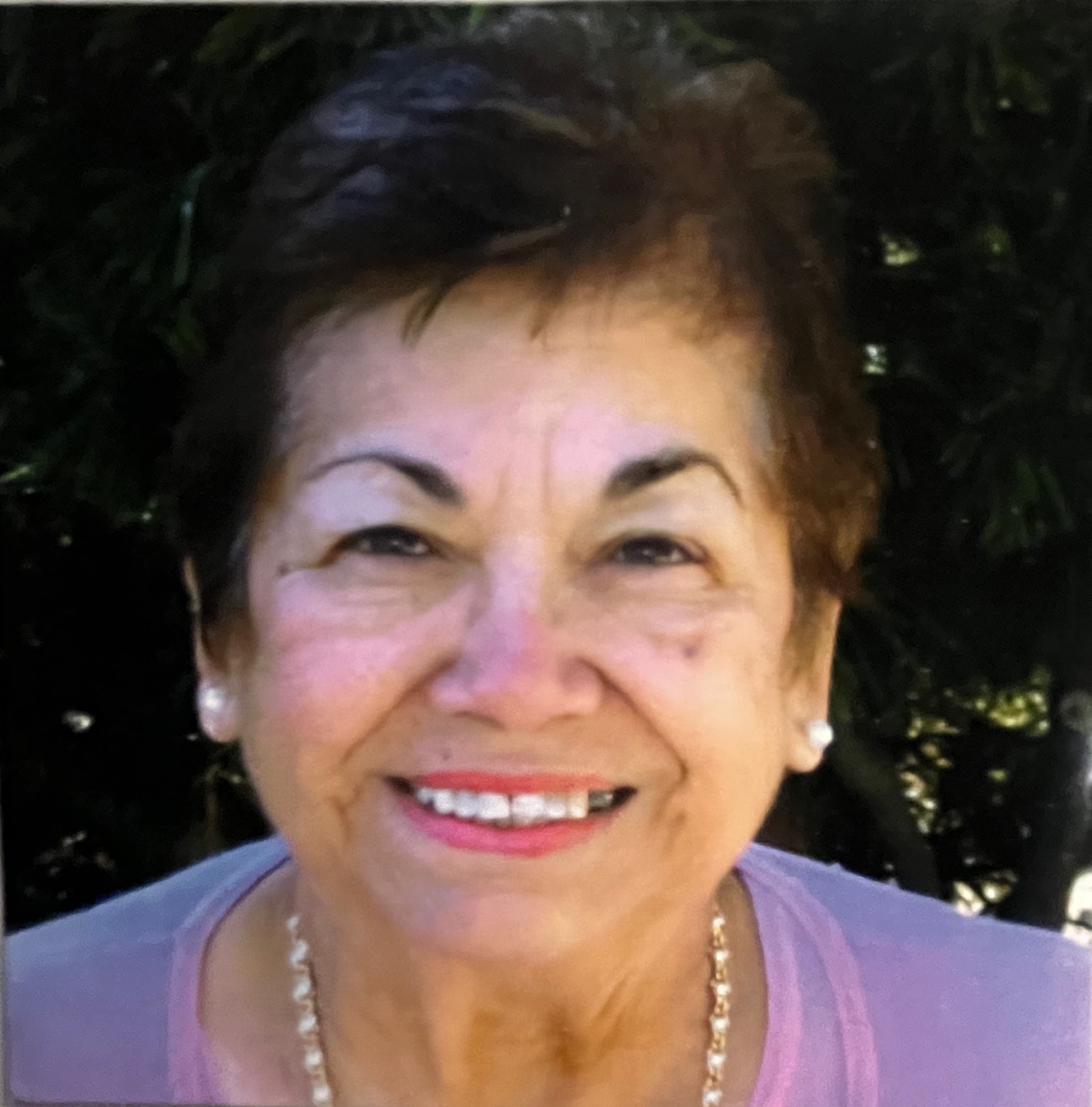 Julia Mary Muñoz nee Gonzalez obituary photo