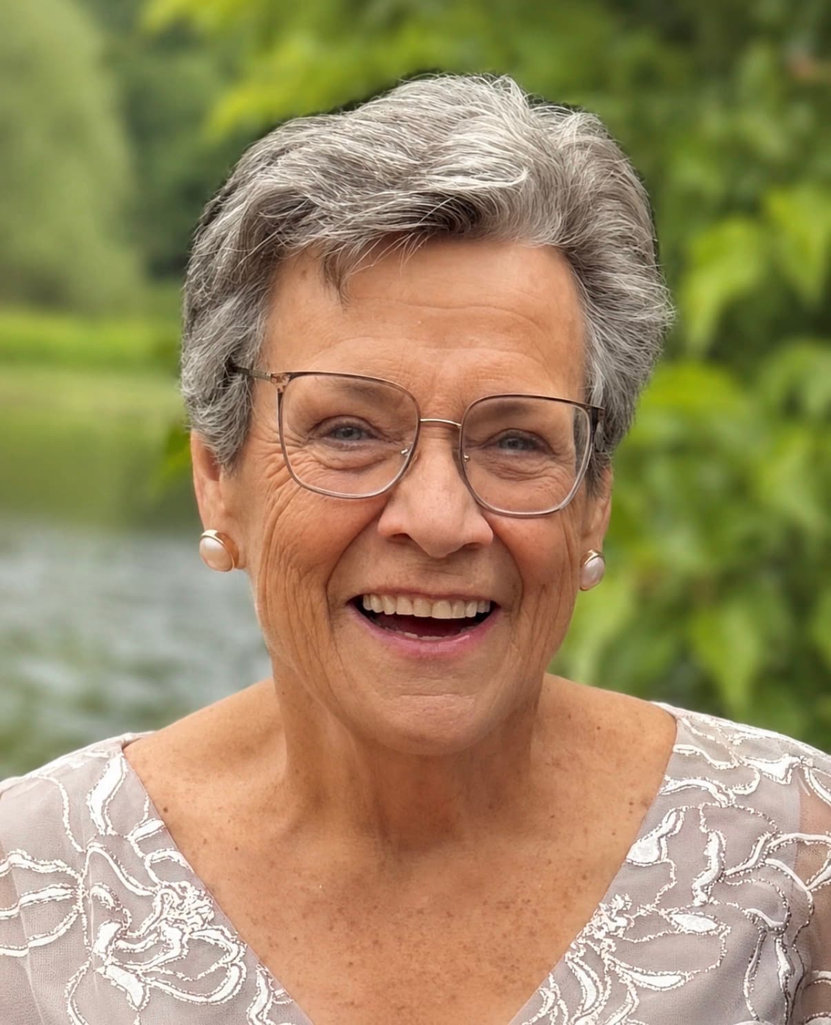 Yvonne “Alexis” Kneeland (nee Groebe) obituary photo